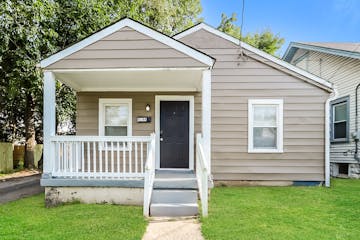 4144 Sunset Ave Louisville, KY 40211